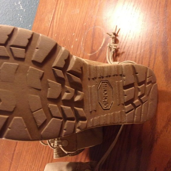 BELLEVILLE HOT WEATHER TAN MILITARY COMBAT BOOTS 390DES SIZE 9 REGULAR SI391